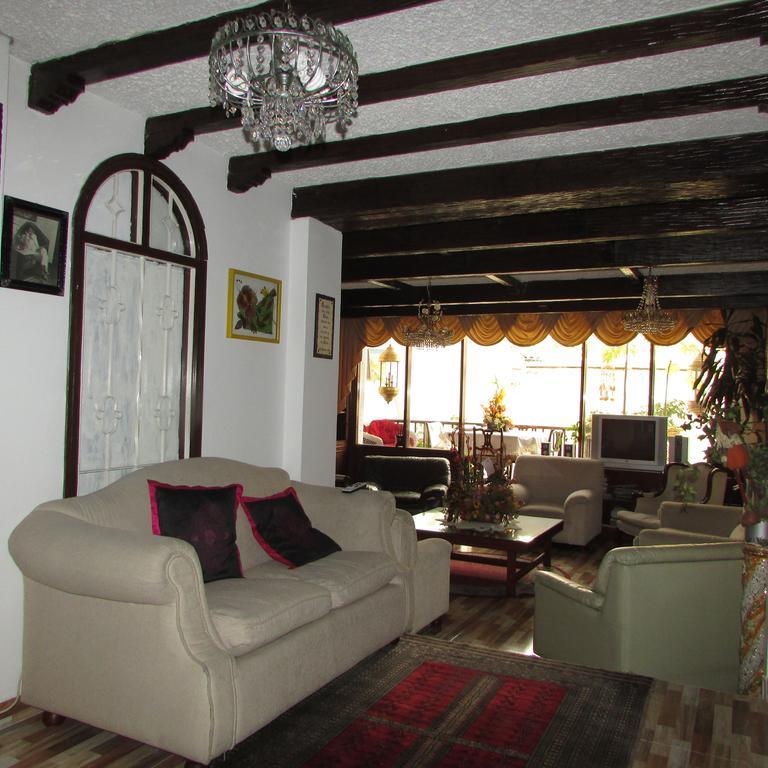 Casa De Huespedes Shalom Victoria Pensionat Bogotá Eksteriør billede