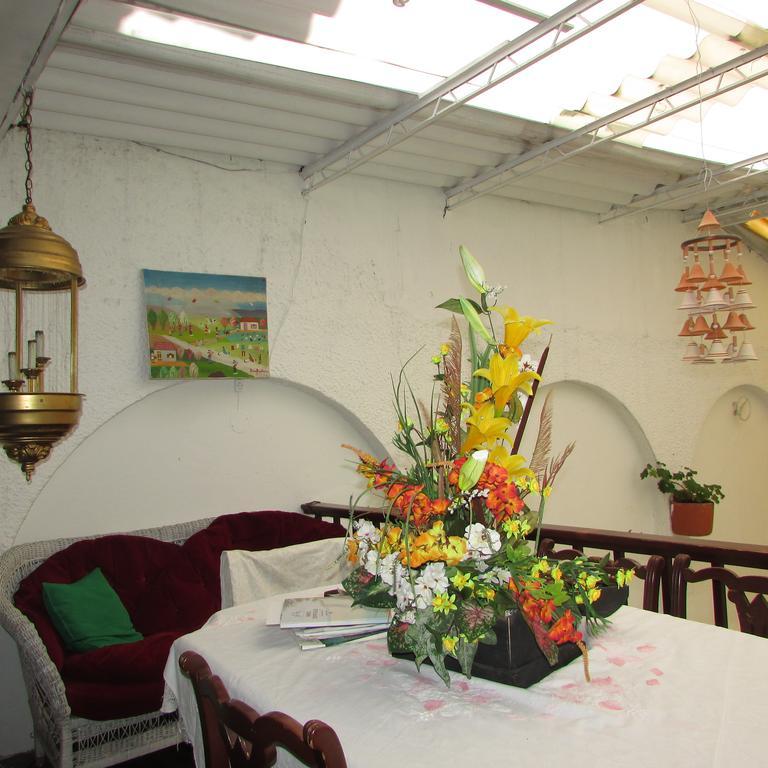 Casa De Huespedes Shalom Victoria Pensionat Bogotá Eksteriør billede