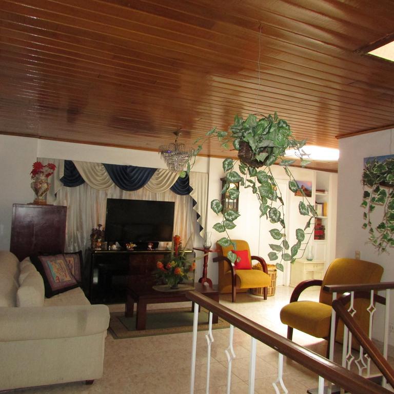 Casa De Huespedes Shalom Victoria Pensionat Bogotá Eksteriør billede