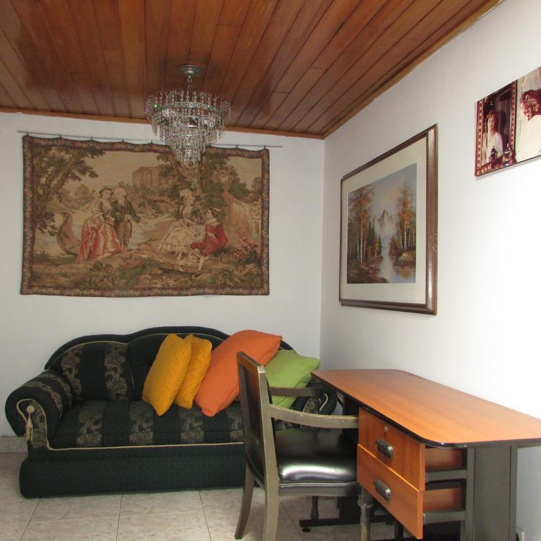 Casa De Huespedes Shalom Victoria Pensionat Bogotá Eksteriør billede