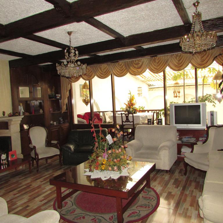 Casa De Huespedes Shalom Victoria Pensionat Bogotá Eksteriør billede